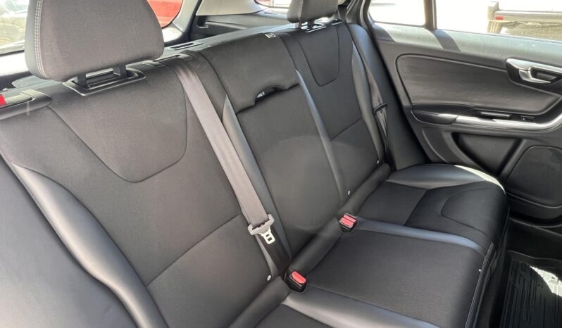 VOLVO V60 2.0 D [D4] Momentum Geartronic Magyarországi!!! 106.000Km!!! Vezetett szervizkönyv!!! full