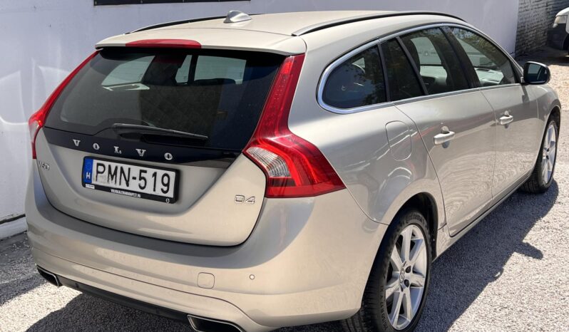 VOLVO V60 2.0 D [D4] Momentum Geartronic Magyarországi!!! 106.000Km!!! Vezetett szervizkönyv!!! full