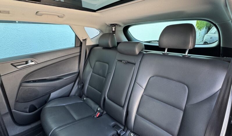HYUNDAI TUCSON 1.7 CRDi Premium Gyári fényezés!!! Sérülésmentes!!! Premium felszereltség!!! full