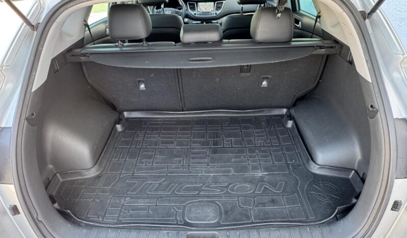 HYUNDAI TUCSON 1.7 CRDi Premium Gyári fényezés!!! Sérülésmentes!!! Premium felszereltség!!! full