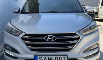 HYUNDAI TUCSON 1.7 CRDi Premium Gyári fényezés!!! Sérülésmentes!!! Premium felszereltség!!! full
