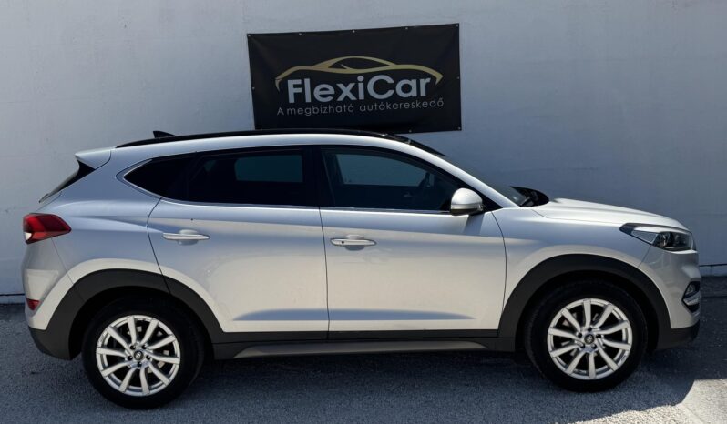 HYUNDAI TUCSON 1.7 CRDi Premium Gyári fényezés!!! Sérülésmentes!!! Premium felszereltség!!! full