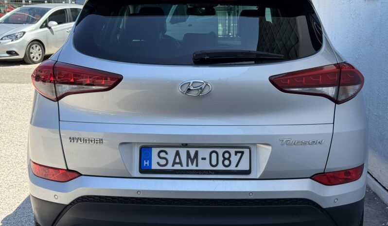 HYUNDAI TUCSON 1.7 CRDi Premium Gyári fényezés!!! Sérülésmentes!!! Premium felszereltség!!! full