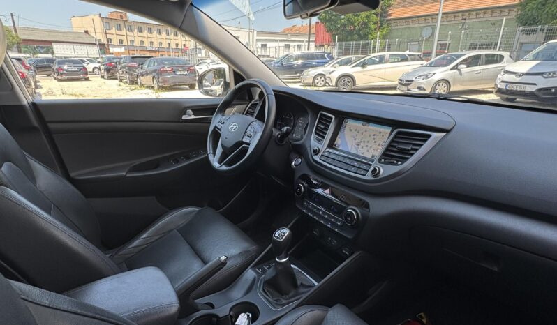 HYUNDAI TUCSON 1.7 CRDi Premium Gyári fényezés!!! Sérülésmentes!!! Premium felszereltség!!! full