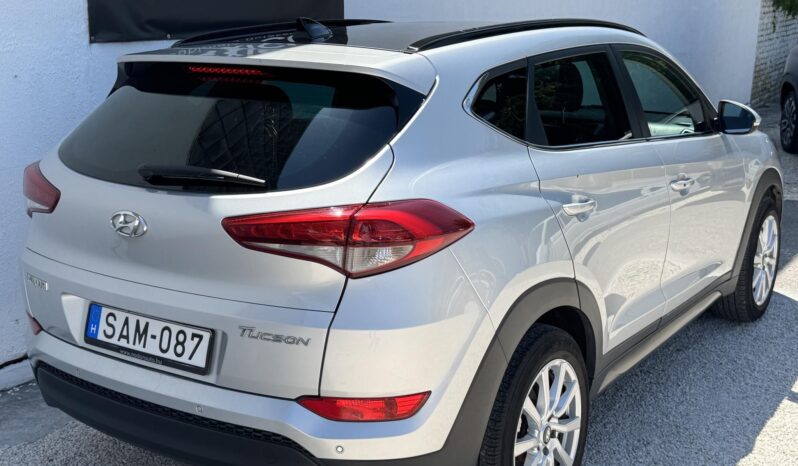 HYUNDAI TUCSON 1.7 CRDi Premium Gyári fényezés!!! Sérülésmentes!!! Premium felszereltség!!! full