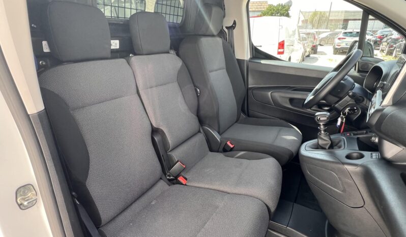 TOYOTA PROACE City 1.5 D Comfort Smart Cargo L2H1 3 személyes! Hosszú kivitel! Újszerű állapot! Nincs plussz áfa!!! full