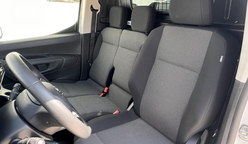 TOYOTA PROACE City 1.5 D Comfort Smart Cargo L2H1 3 személyes! Hosszú kivitel! Újszerű állapot! Nincs plussz áfa!!! full