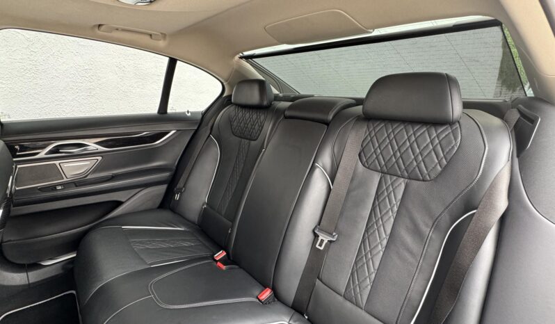 BMW 750i xDrive (Automata) Végig vezetett szervizkönyv!!! Gyönyörű állapot!!! full