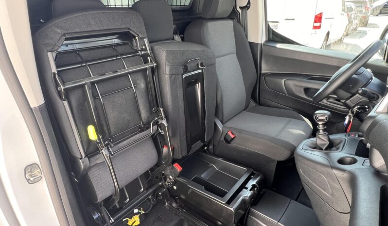 TOYOTA PROACE City 1.5 D Comfort Smart Cargo L2H1 3 személyes! Hosszú kivitel! Újszerű állapot! Nincs plussz áfa!!! full