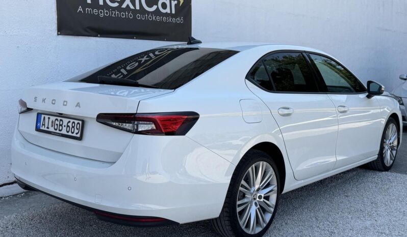 SKODA SUPERB 2.0 TDI SCR Essence DSG Magyarországi!!! Garantált 44 000Km!!! Vezetett szervizkönyv!!! Garanciális!!! full