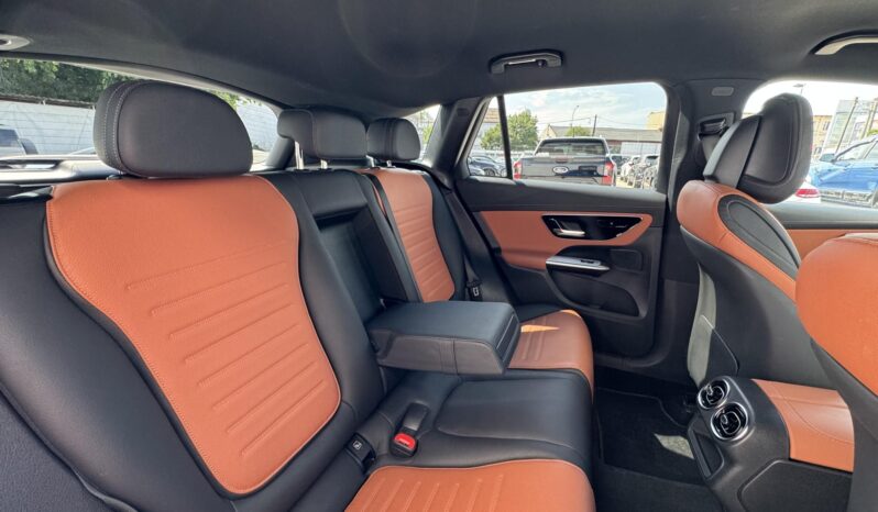 MERCEDES-BENZ GLC 300 e 4Matic 9G-TRONIC Plug-in hybrid Magyarországi!!! Sérülésmentes!!! 36 000Km!!! Garanciális!!! Végig vez.szer.köny full