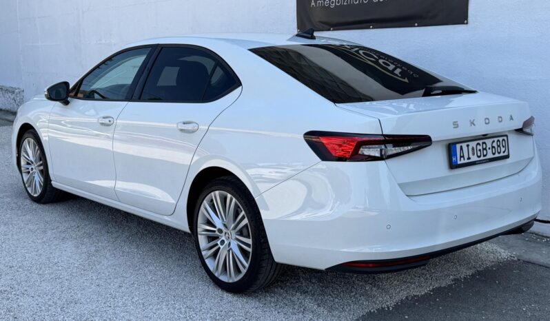 SKODA SUPERB 2.0 TDI SCR Essence DSG Magyarországi!!! Garantált 44 000Km!!! Vezetett szervizkönyv!!! Garanciális!!! full