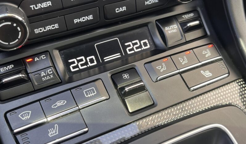 PORSCHE 911 Carrera 4S PDK Sérülésmentes. Vezetett szervizkönyv. Gyönyörű állapot!!! full