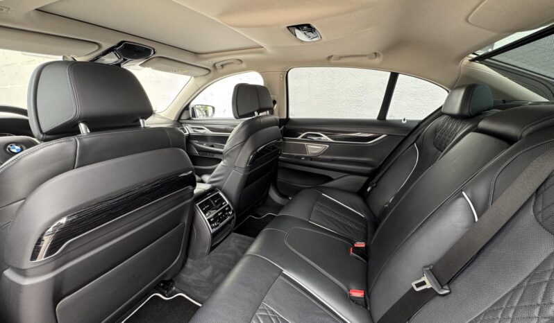 BMW 750i xDrive (Automata) Végig vezetett szervizkönyv!!! Gyönyörű állapot!!! full