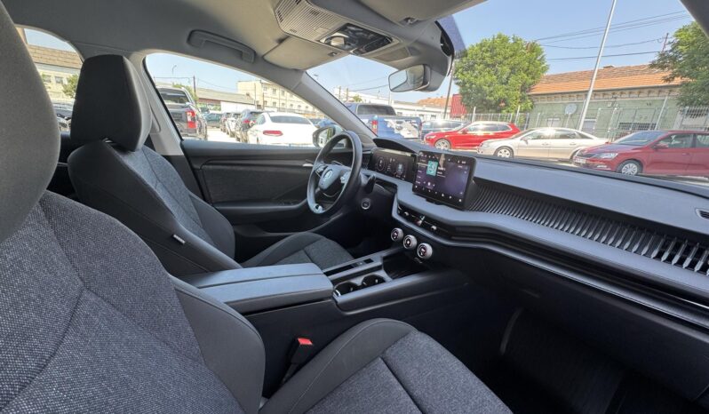 SKODA SUPERB 2.0 TDI SCR Essence DSG Magyarországi!!! Garantált 44 000Km!!! Vezetett szervizkönyv!!! Garanciális!!! full