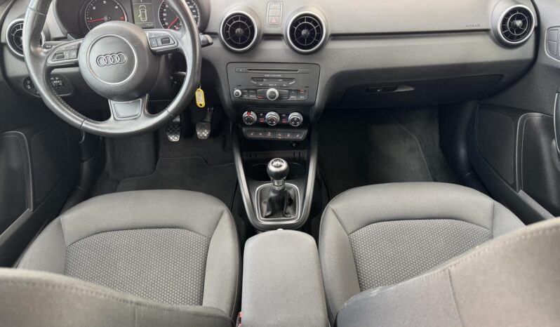 AUDI A1 Sportback 1.6 TDI DPF Attraction Gyönyörű állapot!!! Vezérlés cserélve!!! Jól felszerelt!!! full