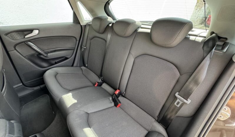 AUDI A1 Sportback 1.6 TDI DPF Attraction Gyönyörű állapot!!! Vezérlés cserélve!!! Jól felszerelt!!! full