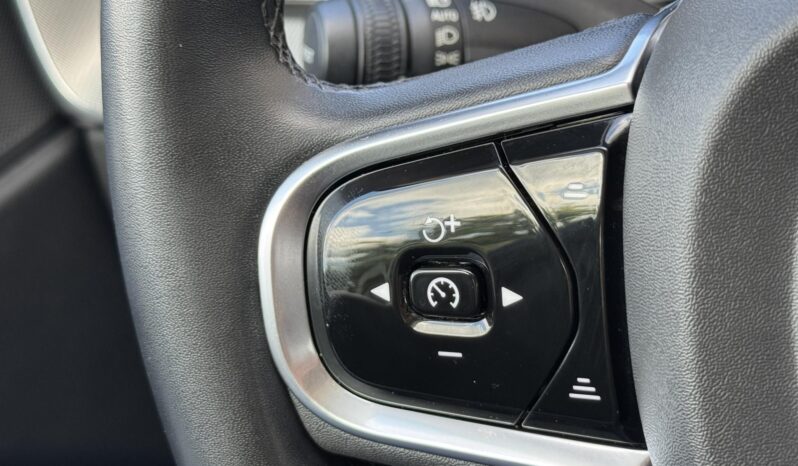 VOLVO XC60 2.0 [B4] MHEV Plus Dark AWD Geartronic Magyarországi!!! Áfá-s!!! Garanciális!!! Végig vezetett szervizkönyv!!! full