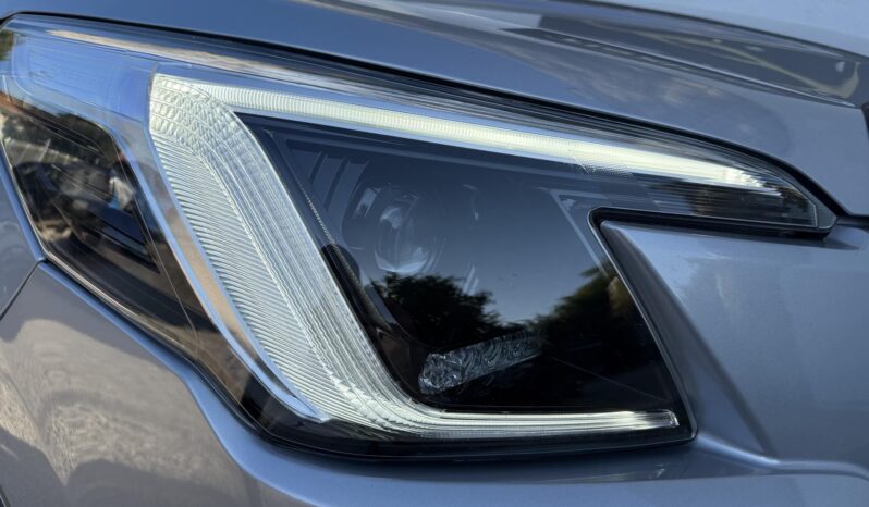 SUBARU FORESTER 2.0 e-Boxer Platinum CVT Magyarországi!!! Egy tulajdonos!! Garanciális!! Sérülésmentes!!! Vezetett szerví full