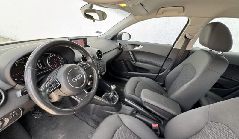 AUDI A1 Sportback 1.6 TDI DPF Attraction Gyönyörű állapot!!! Vezérlés cserélve!!! Jól felszerelt!!! full