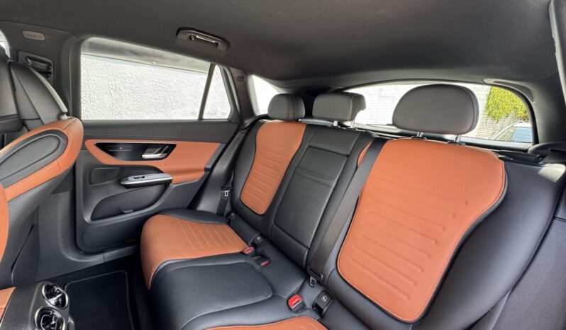 MERCEDES-BENZ GLC 300 e 4Matic 9G-TRONIC Plug-in hybrid Magyarországi!!! Sérülésmentes!!! 36 000Km!!! Garanciális!!! Végig vez.szer.köny full