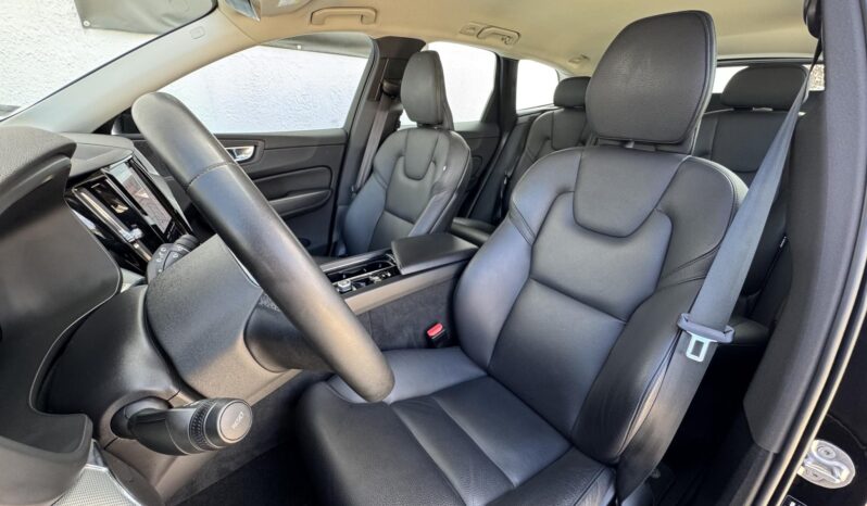 VOLVO XC60 2.0 [B4] MHEV Plus Dark AWD Geartronic Magyarországi!!! Áfá-s!!! Garanciális!!! Végig vezetett szervizkönyv!!! full