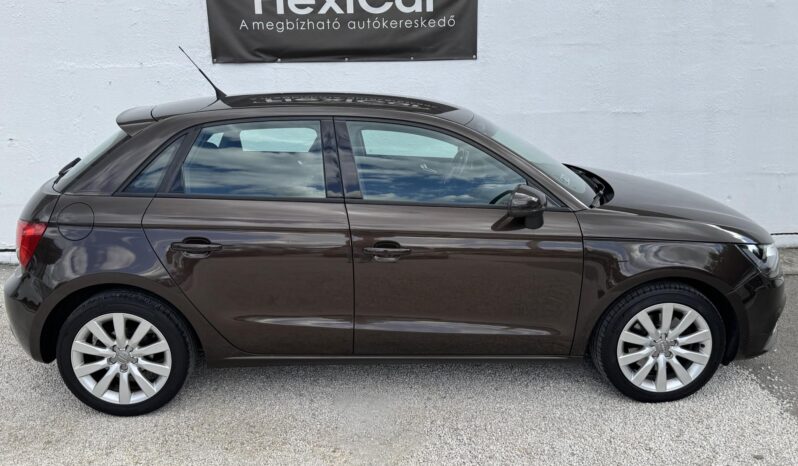 AUDI A1 Sportback 1.6 TDI DPF Attraction Gyönyörű állapot!!! Vezérlés cserélve!!! Jól felszerelt!!! full
