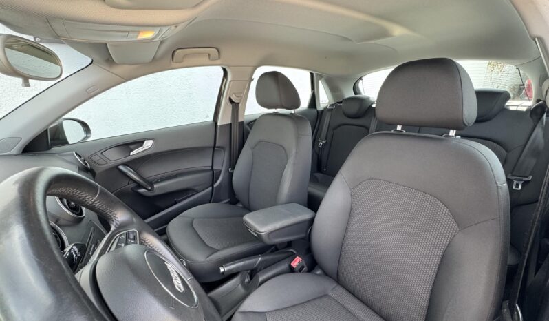 AUDI A1 Sportback 1.6 TDI DPF Attraction Gyönyörű állapot!!! Vezérlés cserélve!!! Jól felszerelt!!! full