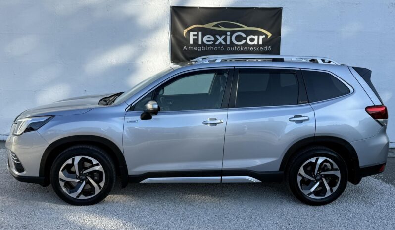 SUBARU FORESTER 2.0 e-Boxer Platinum CVT Magyarországi!!! Egy tulajdonos!! Garanciális!! Sérülésmentes!!! Vezetett szerví full