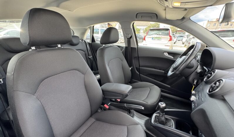 AUDI A1 Sportback 1.6 TDI DPF Attraction Gyönyörű állapot!!! Vezérlés cserélve!!! Jól felszerelt!!! full