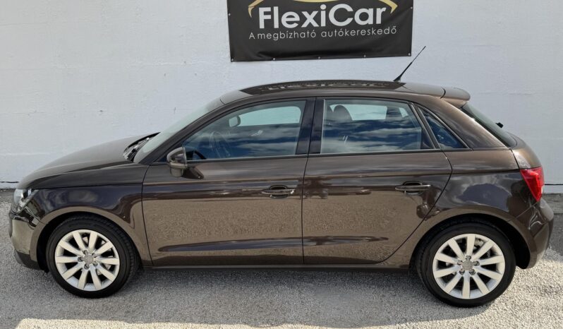 AUDI A1 Sportback 1.6 TDI DPF Attraction Gyönyörű állapot!!! Vezérlés cserélve!!! Jól felszerelt!!! full
