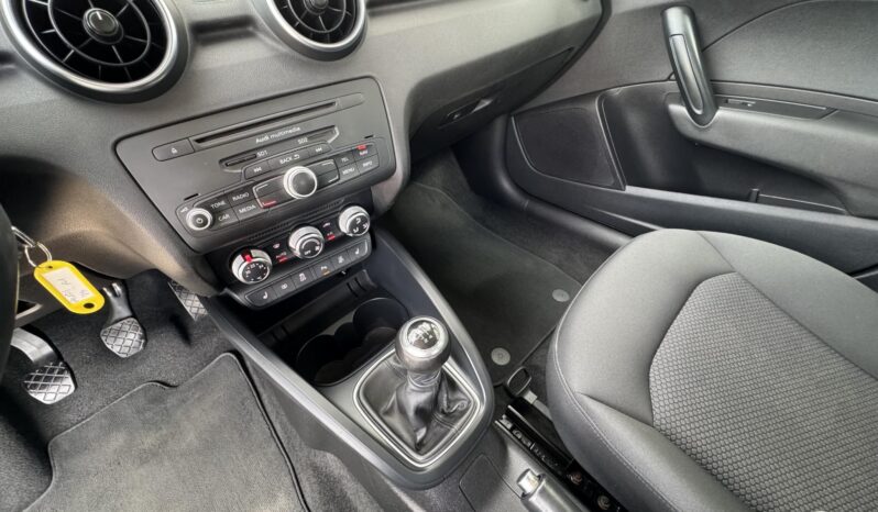 AUDI A1 Sportback 1.6 TDI DPF Attraction Gyönyörű állapot!!! Vezérlés cserélve!!! Jól felszerelt!!! full