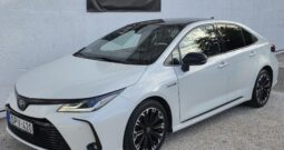 TOYOTA COROLLA Sedan 1.8 Hybrid GR-Sport e-CVT Magyarországi! Vez.sz.könyv!