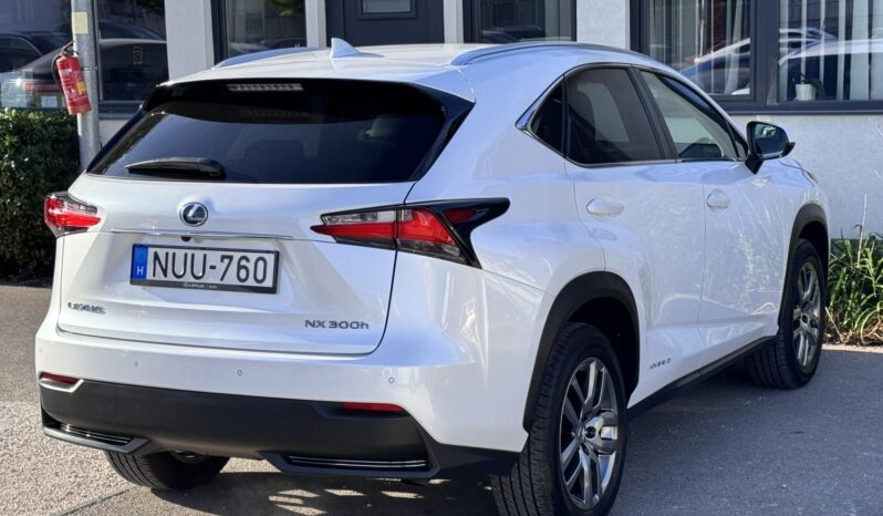 LEXUS NX 300h Executive Special Edition CVT Magyarországi – Gyönyörű Állapotban!! ( Újszerű Téli – Nyári Kerék Garnitúra ) full