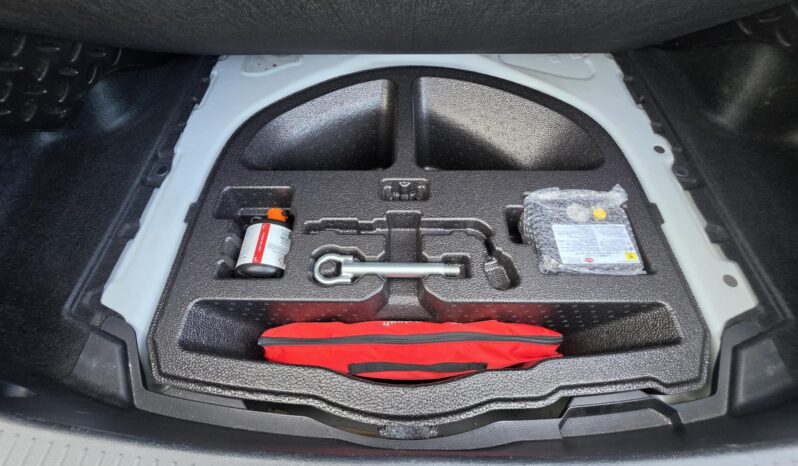 TOYOTA COROLLA Sedan 1.8 Hybrid GR-Sport e-CVT Magyarországi! Vez.sz.könyv! full