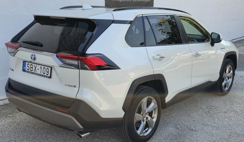 TOYOTA RAV 4 Rav4 2.5 Hybrid Executive e-CVT Magyarországi! Vezetett szervizkönyv! Panorámatető! JBL! full
