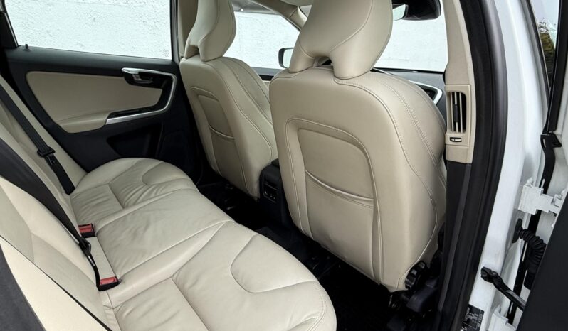 VOLVO XC60 2.0 D [D4] Kinetic FWD Magyarországi!!! Első tulajdonostól!!! Vezetett szervízkönyv!!! full