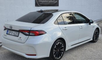 TOYOTA COROLLA Sedan 1.8 Hybrid GR-Sport e-CVT Magyarországi! Vez.sz.könyv! full