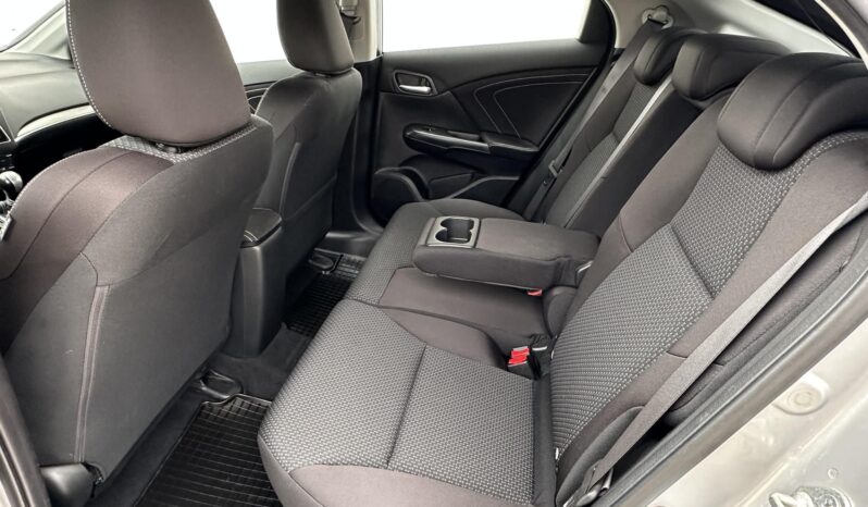 HONDA CIVIC 1.8 Elegance 15 ADAS NAVI 6MT Magyarországi! Sérülésmentes! Vezetett szervizkönyv! full