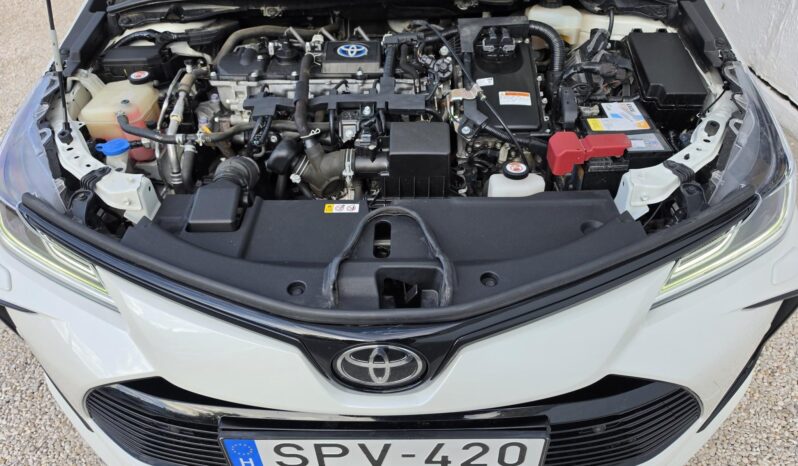 TOYOTA COROLLA Sedan 1.8 Hybrid GR-Sport e-CVT Magyarországi! Vez.sz.könyv! full