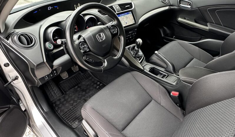 HONDA CIVIC 1.8 Elegance 15 ADAS NAVI 6MT Magyarországi! Sérülésmentes! Vezetett szervizkönyv! full
