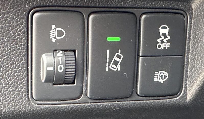 HONDA CIVIC 1.8 Elegance 15 ADAS NAVI 6MT Magyarországi! Sérülésmentes! Vezetett szervizkönyv! full