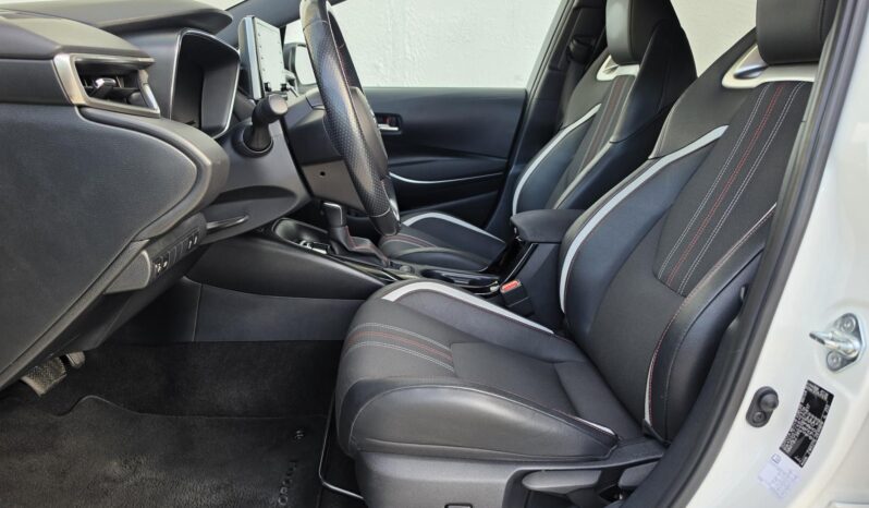 TOYOTA COROLLA Sedan 1.8 Hybrid GR-Sport e-CVT Magyarországi! Vez.sz.könyv! full