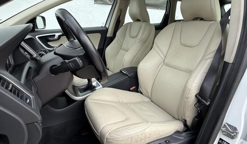 VOLVO XC60 2.0 D [D4] Kinetic FWD Magyarországi!!! Első tulajdonostól!!! Vezetett szervízkönyv!!! full