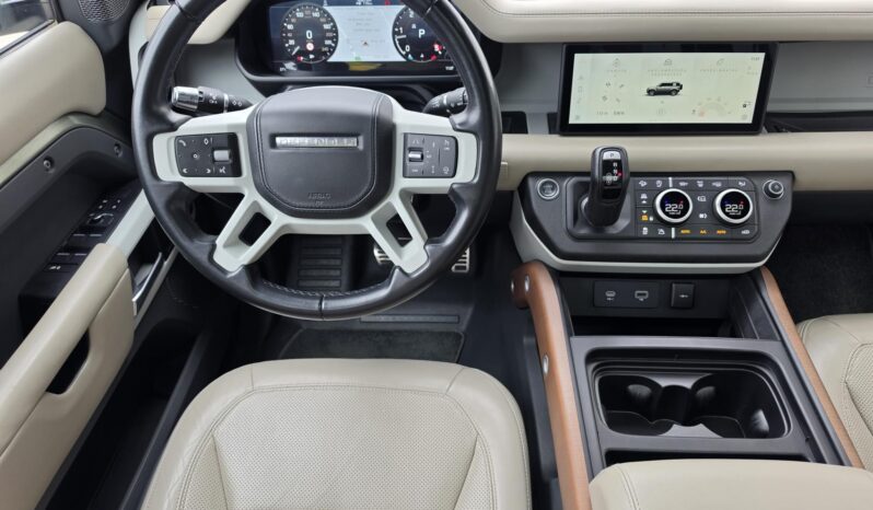 LAND ROVER DEFENDER 110 D200 HSE (Automata) Vezetett sz.könyv! Vonóhorog! Panoráma tető! Ülésszellőztetés! full