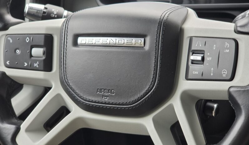 LAND ROVER DEFENDER 110 D200 HSE (Automata) Vezetett sz.könyv! Vonóhorog! Panoráma tető! Ülésszellőztetés! full