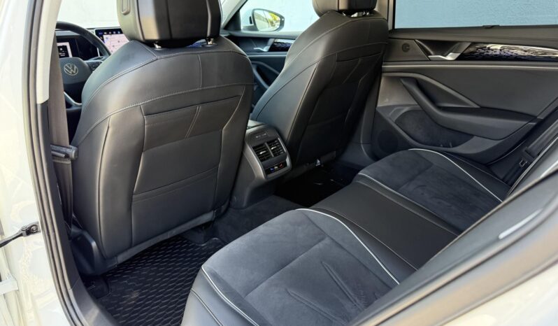 VOLKSWAGEN PASSAT VIII Variant 2.0 TDI SCR Elegance Magyarországi!!! Gyönyörű állapot!!! full